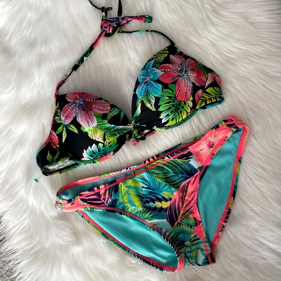 *sold* Sexy Tropical Bikini Set - Picture 2 of 11
